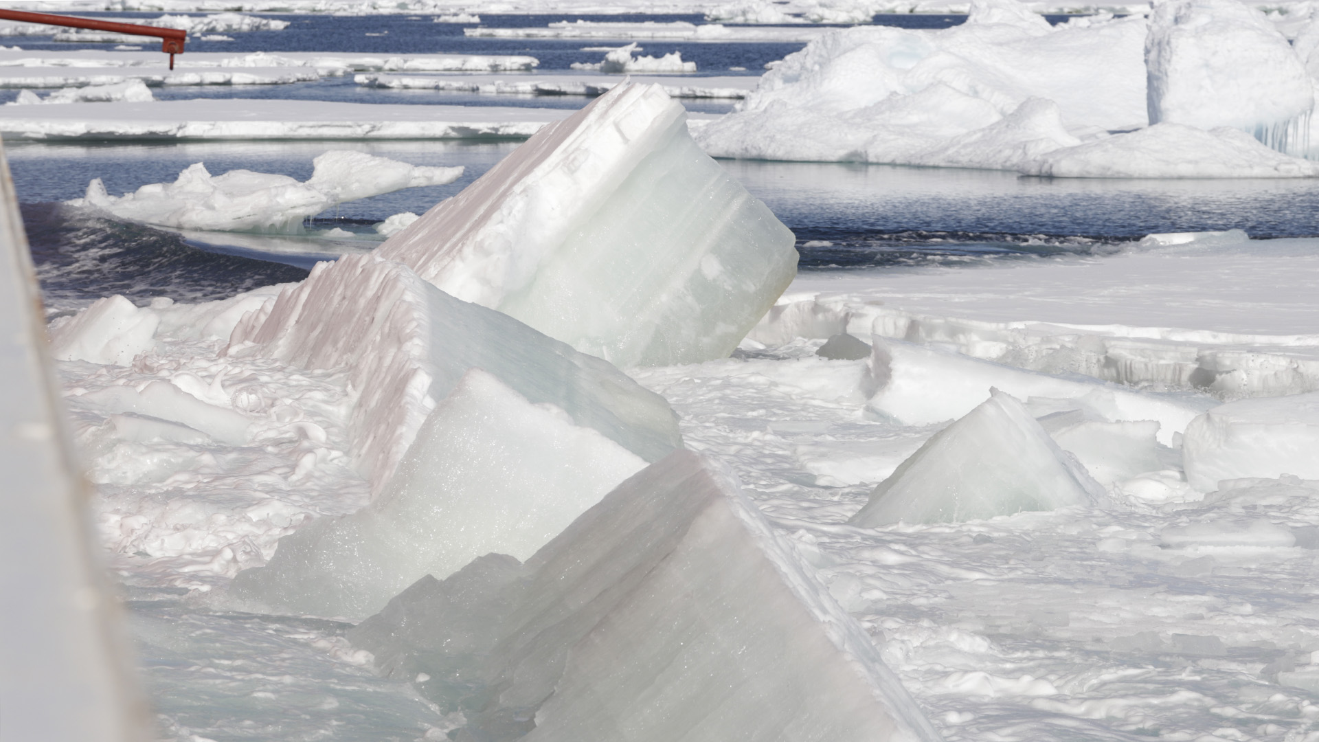 Photo of smaller ice blocks after the IBRV Araon passes