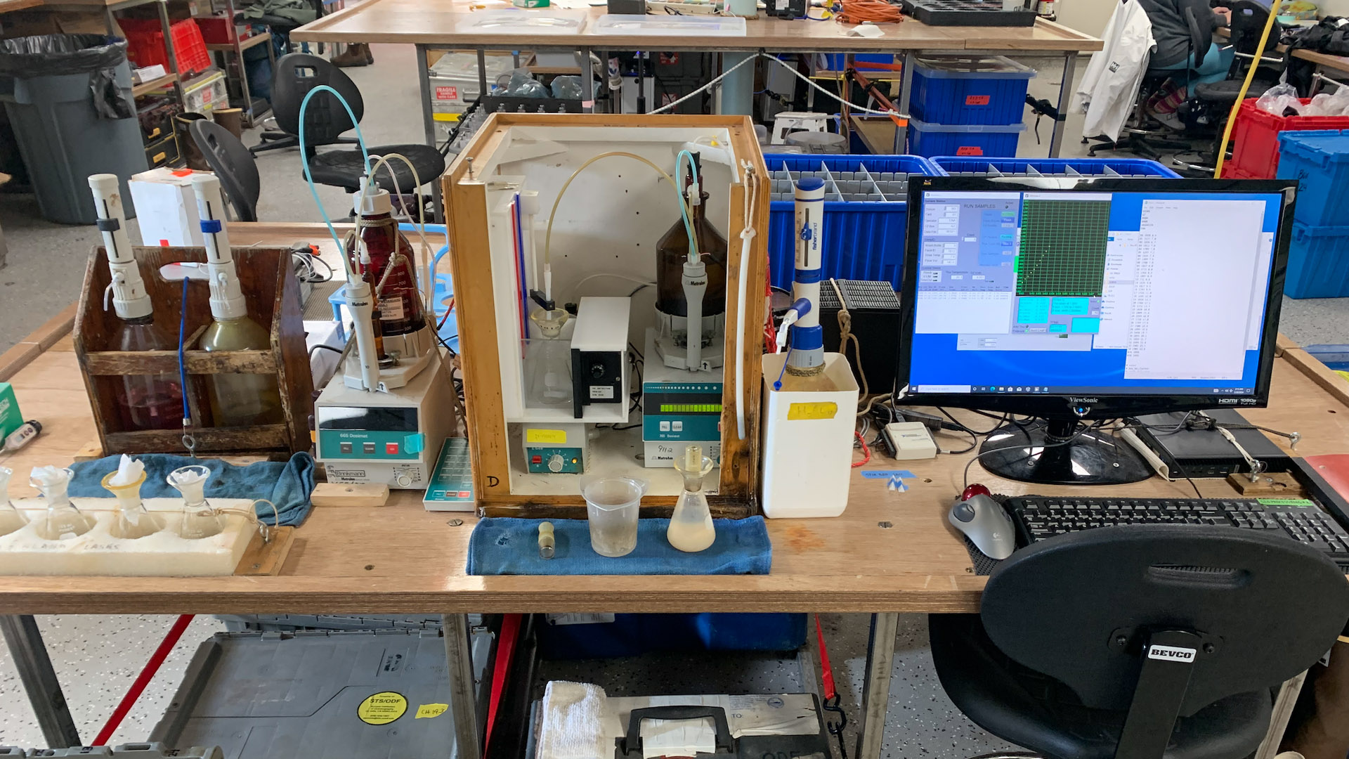 The dissolved oxygen analysis station in the main lab on the R/V Thompson