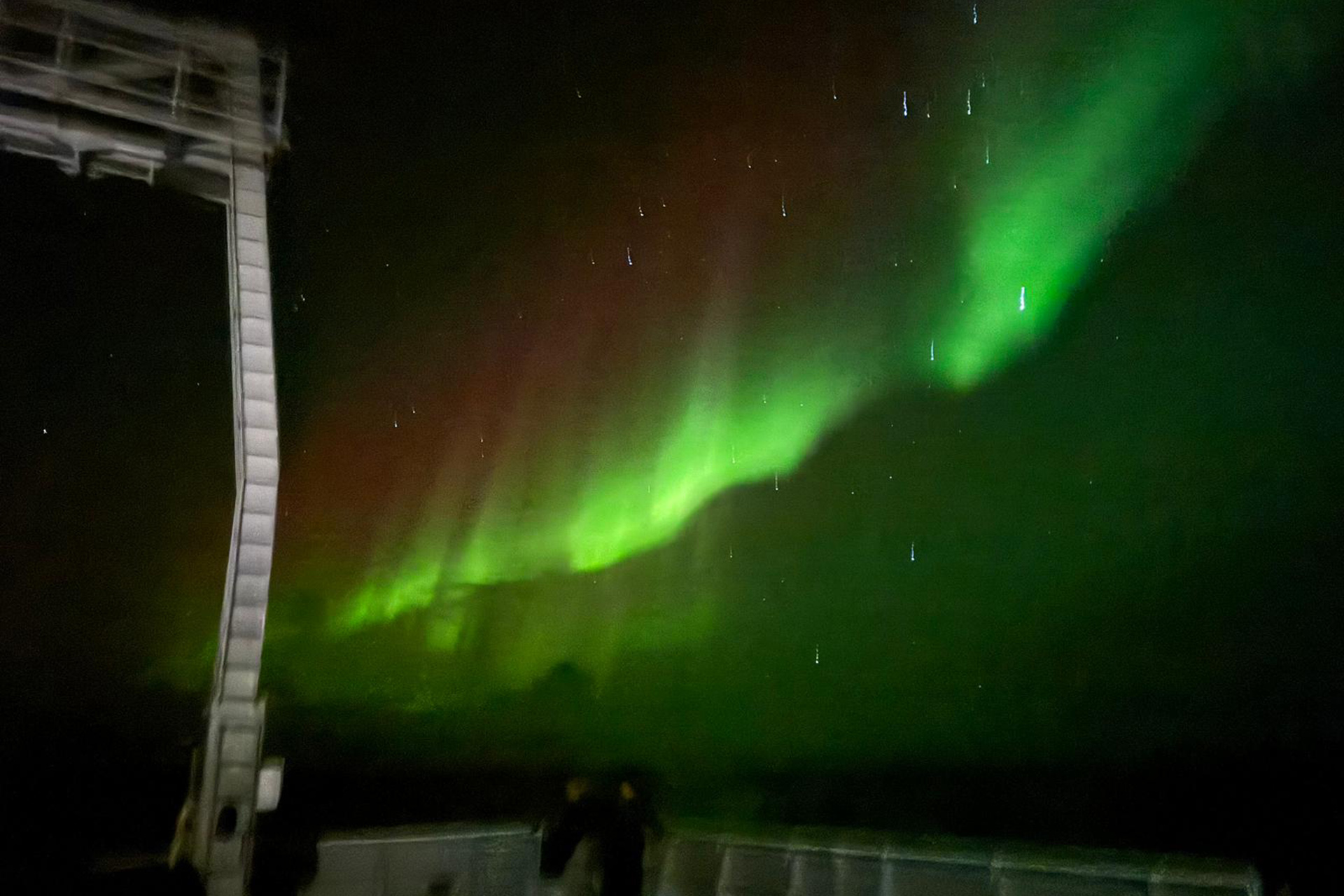 Late in the night, the night shift was treated to an amazing display with a variety of colors. Score one for the night shift! (photo by H. Kinkade)